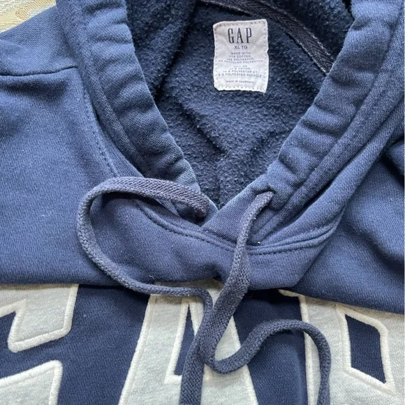 GAP HOODIE - Picture 3 of 3